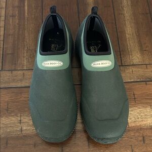 Muck Boot Co Men’s 10 Waterproof Slip On Garden Chore Shoes Green EUC